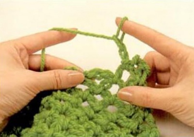 Finger knitting 11.jpg